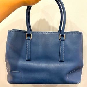 VINTAGE COACH BAG! Great Condition, rare blue genuine leather. 3 piece set!